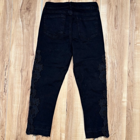 NWT Boom Boom Jeans Mid-Rise Crop Black Embroidered Flower Design Size 7 - Picture 9 of 10